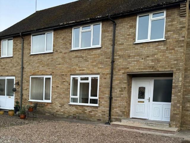 4 bedroom semi detached house to rent