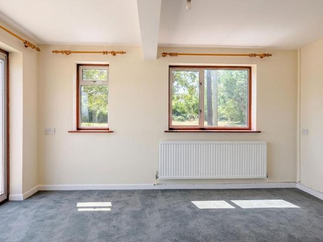 4 bedroom semi detached house to rent