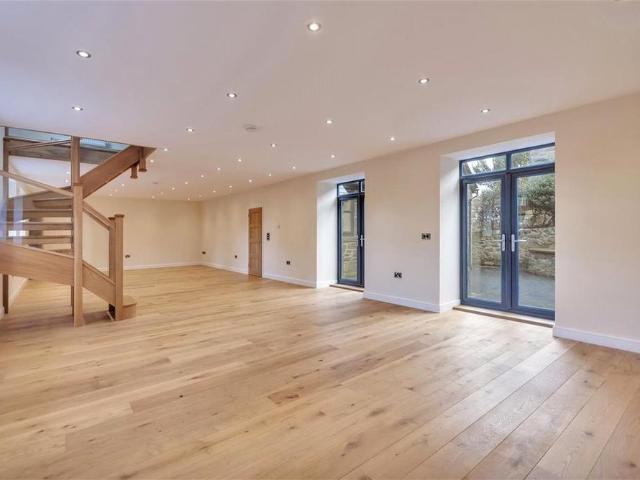 4 bedroom semi detached house to rent