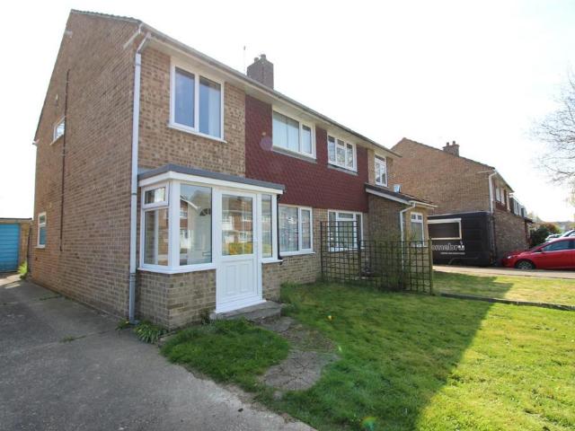 4 bedroom semi detached house to rent