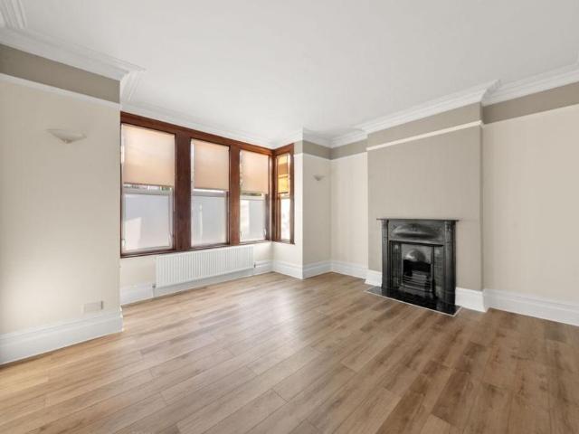 4 bedroom semi detached house to rent