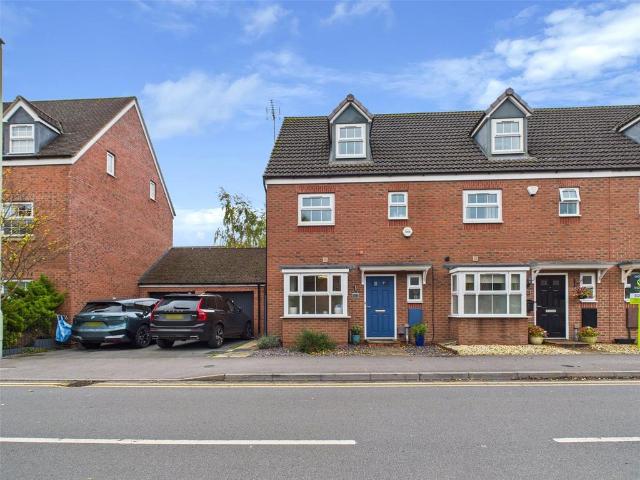4 bedroom semi detached house to rent