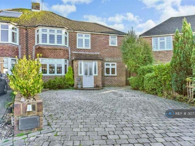 4 bedroom semi detached house to rent