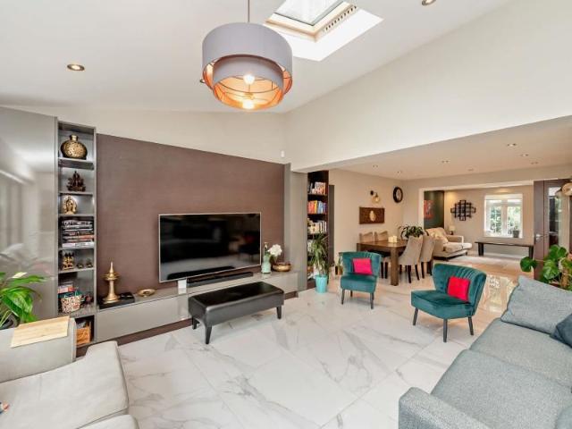 4 bedroom semi detached house to rent