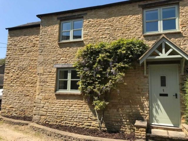4 bedroom semi detached house to rent