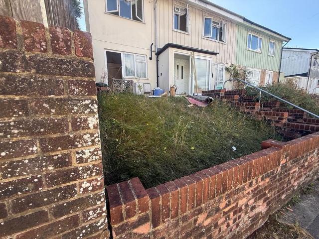 4 bedroom semi detached house to rent
