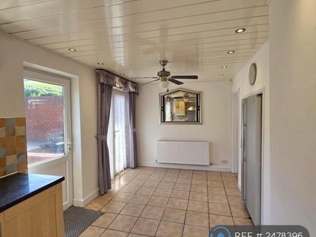 4 bedroom semi detached house to rent