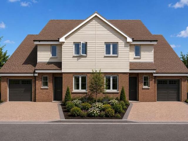 4 bedroom semi detached house to rent