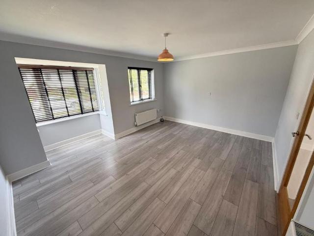 4 bedroom semi detached house to rent