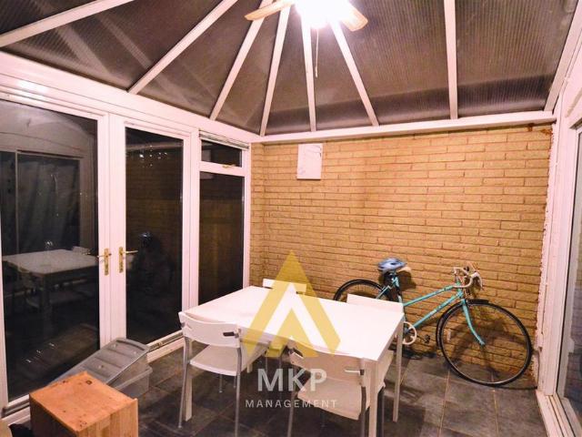 4 bedroom semi detached house to rent