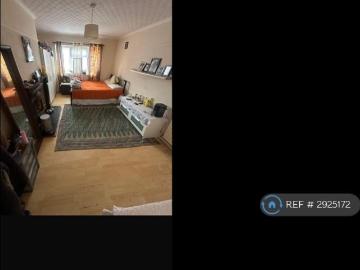 5 bedroom semi detached house to rent