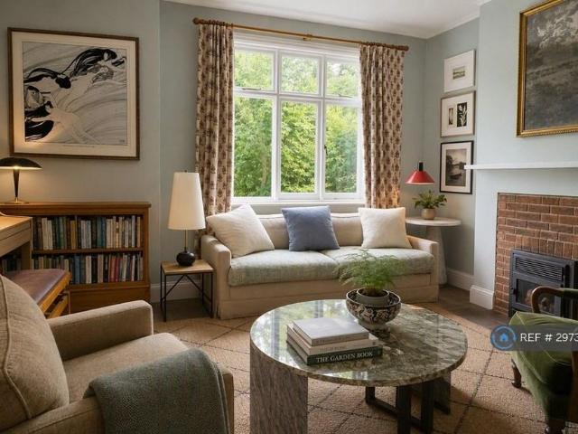 4 bedroom semi detached house to rent