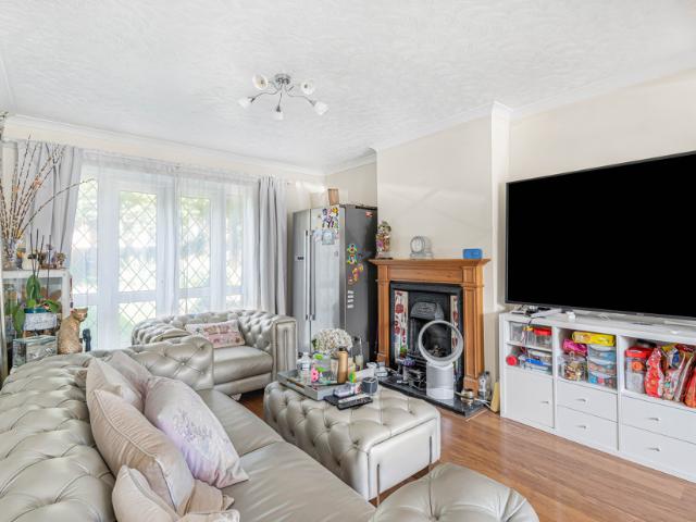 4 bedroom semi detached house to rent