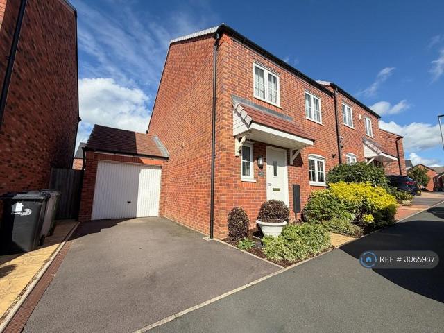 4 bedroom semi detached house to rent