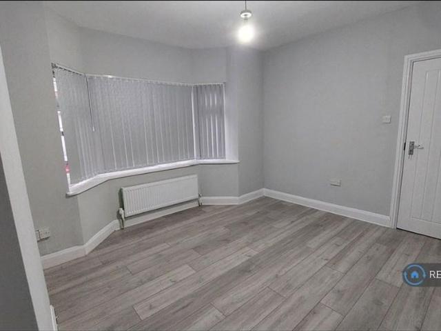 4 bedroom semi detached house to rent