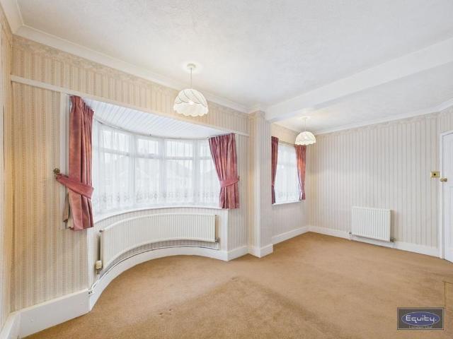 4 bedroom semi detached house to rent