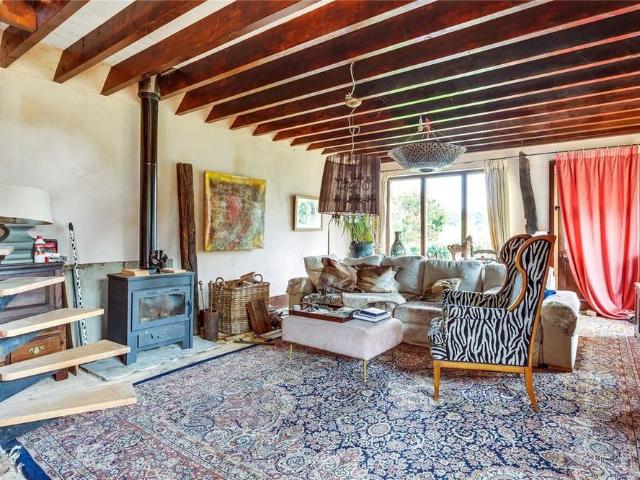 4 bedroom semi detached house to rent