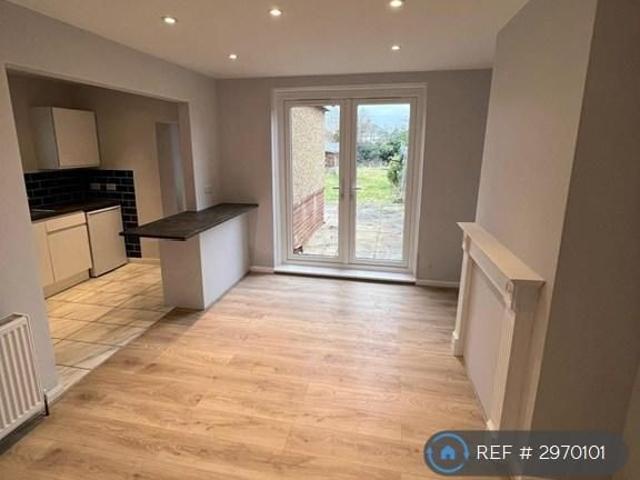 4 bedroom semi detached house to rent