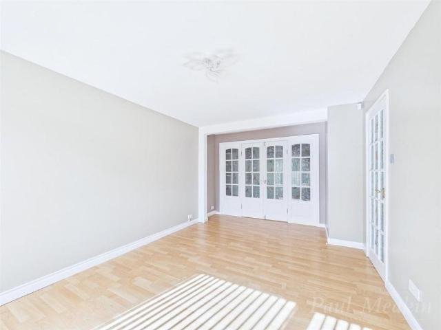 4 bedroom semi detached house to rent