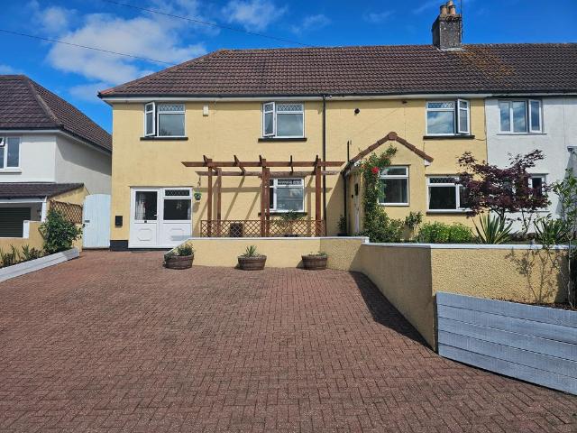 4 bedroom semi detached house to rent