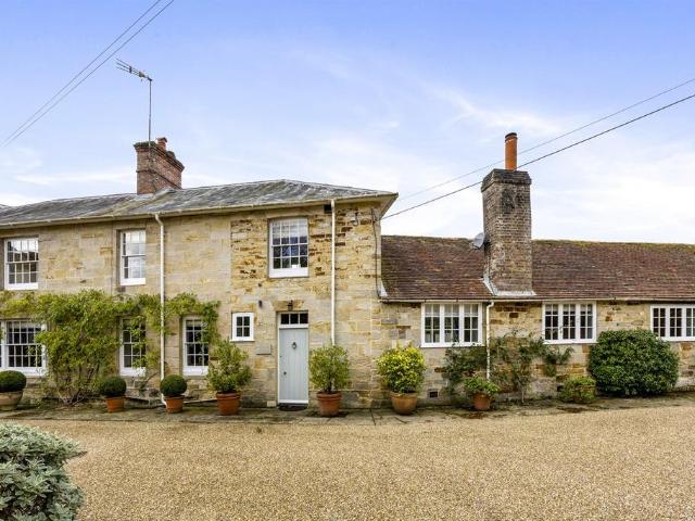 4 bedroom semi detached house to rent