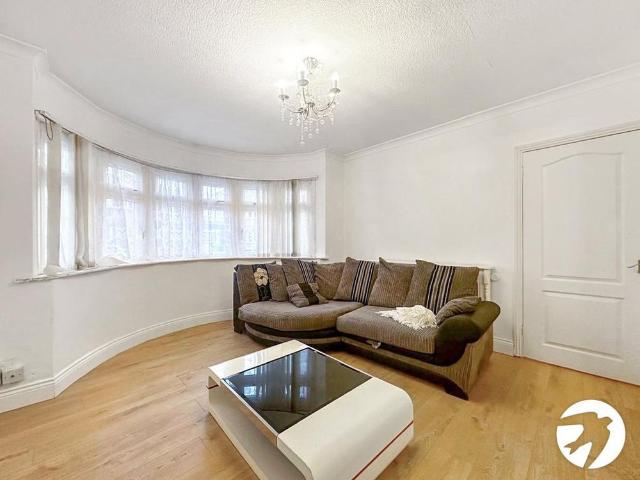 4 bedroom semi detached house to rent