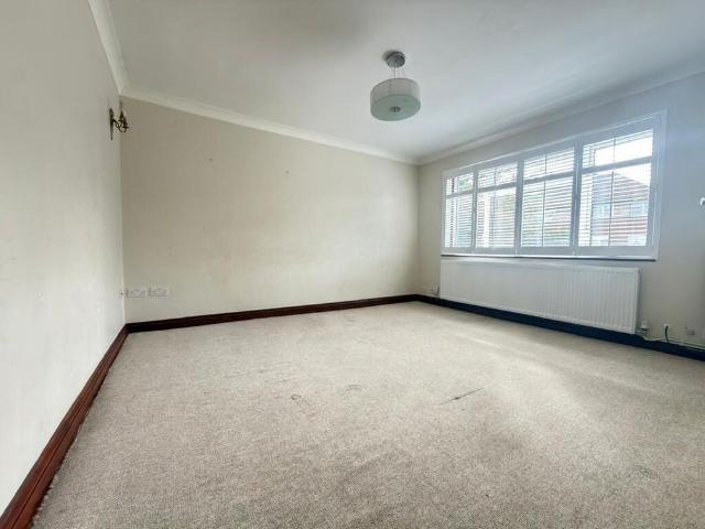 4 bedroom semi detached house to rent