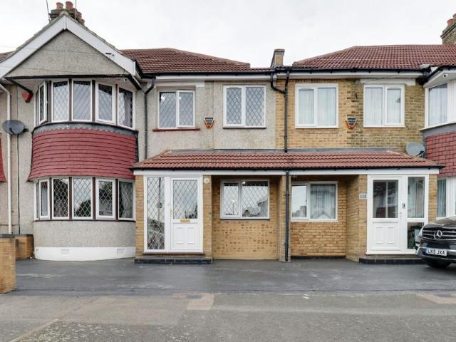 4 bedroom semi detached house to rent