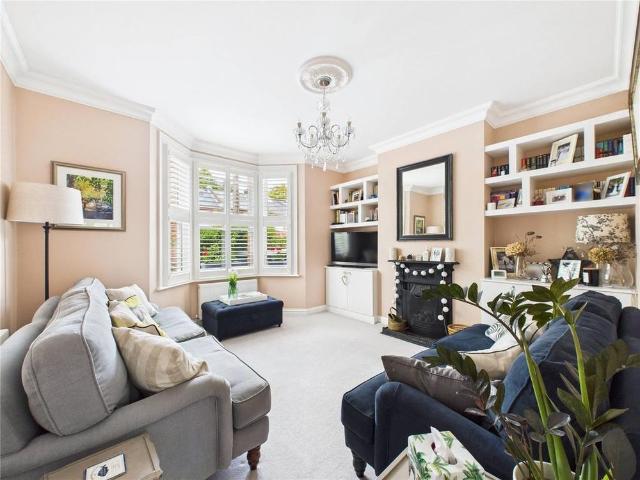 4 bedroom semi detached house to rent