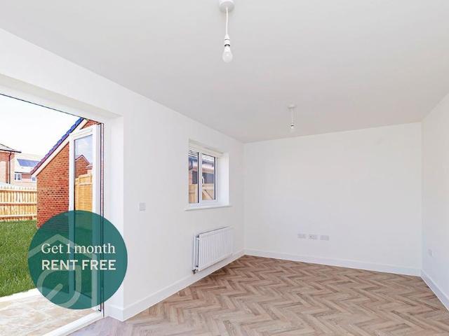 4 bedroom semi detached house to rent