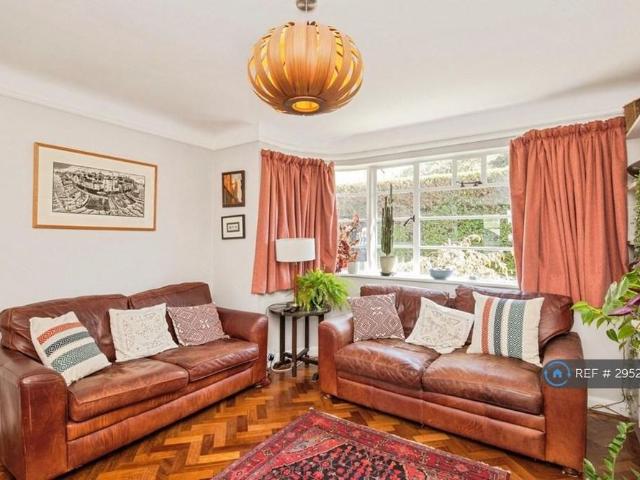 4 bedroom semi detached house to rent