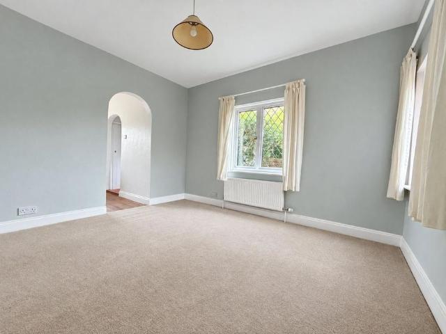 4 bedroom semi detached house to rent