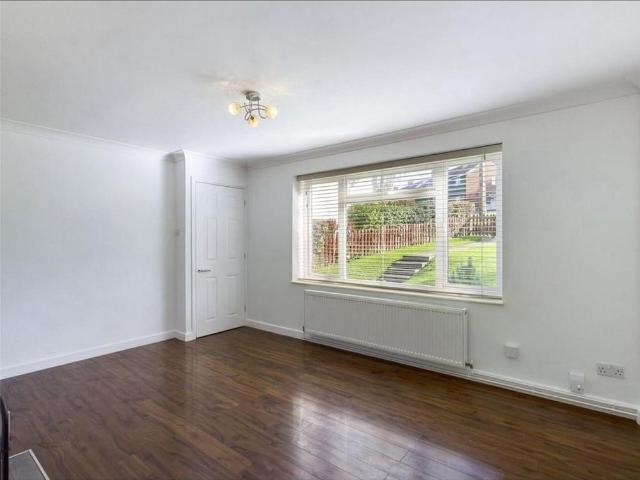 4 bedroom semi detached house to rent