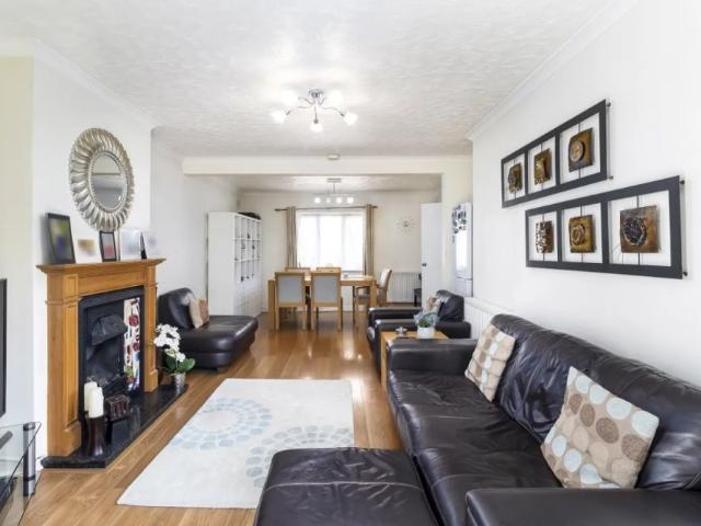 4 bedroom semi detached house to rent