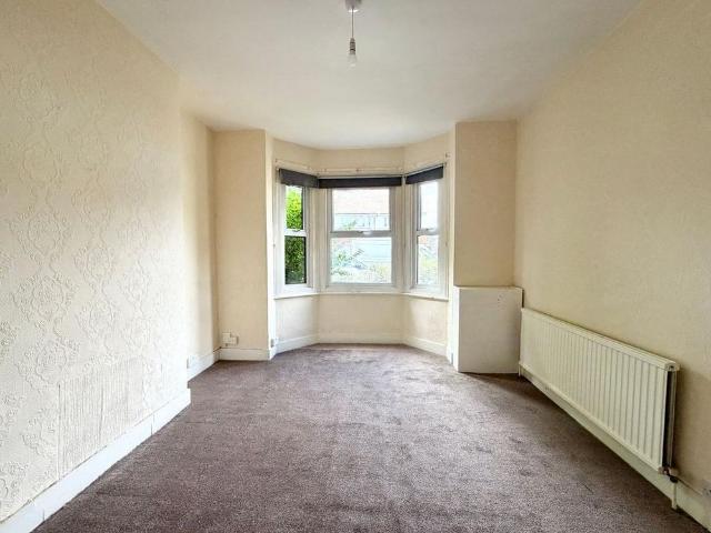 4 bedroom semi detached house to rent