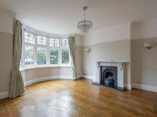 4 bedroom semi detached house to rent