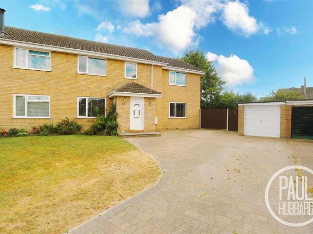 4 bedroom semi detached house for sale