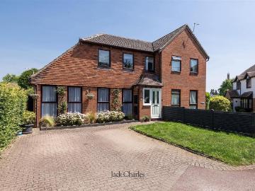4 bedroom semi detached house for sale
