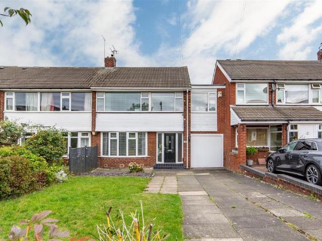 4 bedroom semi detached house for sale