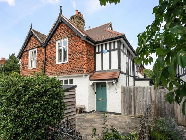4 bedroom semi detached house for sale