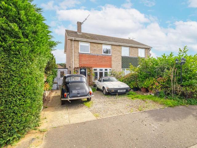 4 bedroom semi detached house for sale