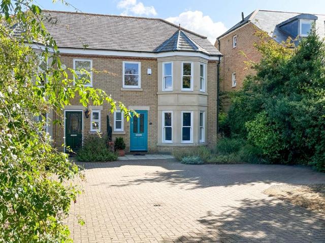 4 bedroom semi detached house for sale