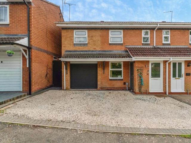 5 bedroom semi detached house for sale