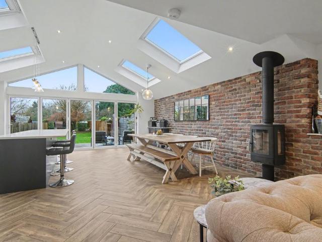 4 bedroom semi detached house for sale