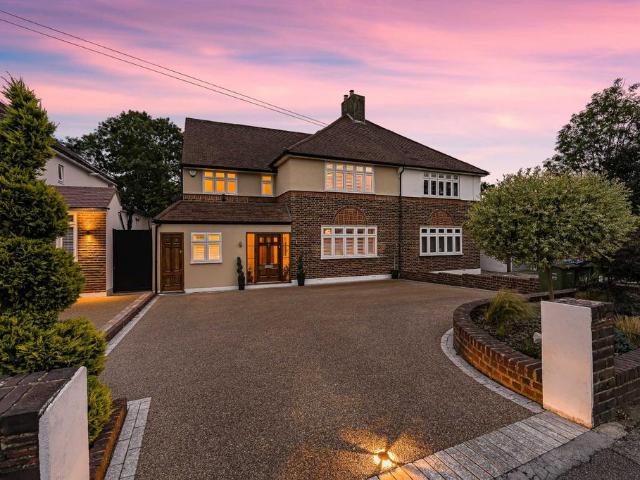 4 bedroom semi detached house for sale