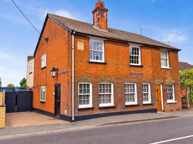 4 bedroom semi detached house for sale