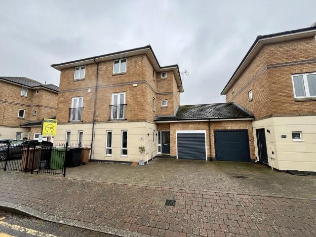 4 bedroom semi detached house for sale