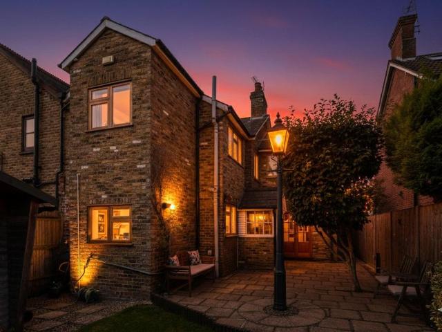 4 bedroom semi detached house for sale