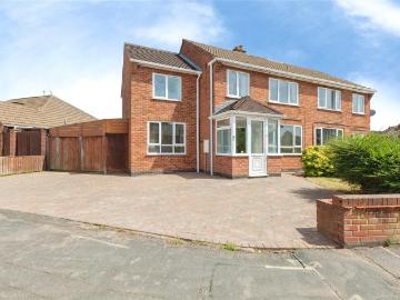4 bedroom semi detached house for sale