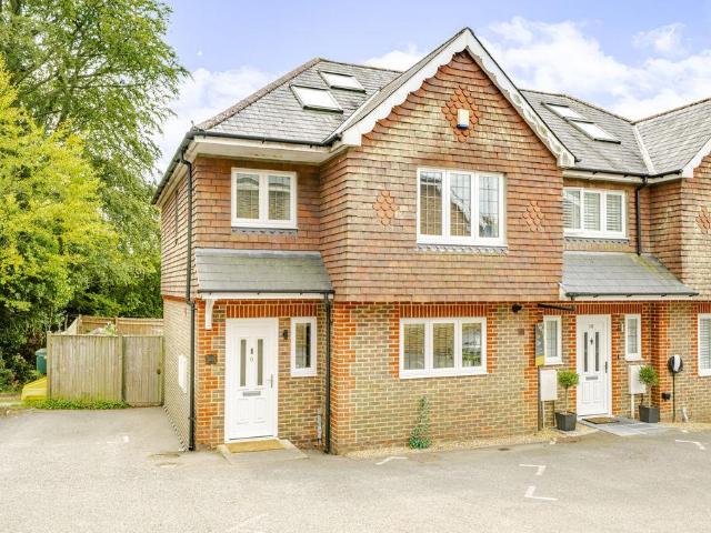 4 bedroom semi detached house for sale